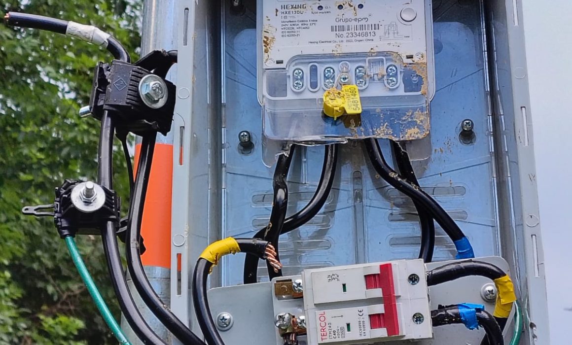 LA PROMOTORA ENERGÉTICA DEL CENTRO RECHAZA ACTOS VANDÁLICOS QUE AFECTARON EL ALUMBRADO PÚBLICO EN EL SECTOR 3